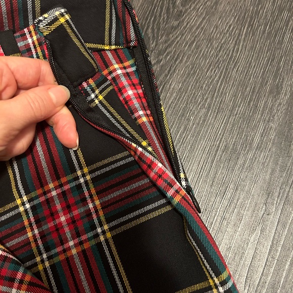 J. Crew Winnie Pants Check Holiday Christmas Size 6
Trousers - Picture 5 of 5